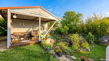Family Apartment, 2 Bedrooms, 2 Bathrooms, Mountainside (Villa Salamander Suite - Garden & EV) | Outdoor dining