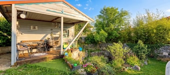 Villa Salamander Suite - Garden & EV Charger