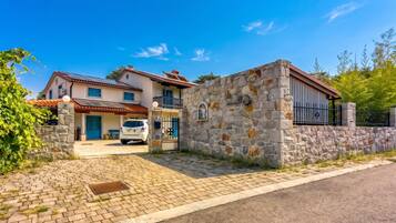 Family Apartment, 2 Bedrooms, 2 Bathrooms, Mountainside (Villa Salamander Suite - Garden & EV) | Exterior