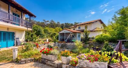 Villa Salamander Suite - Garden & EV Charger
