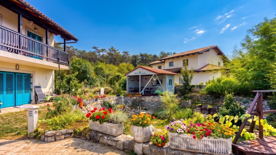 Villa Salamander Suite - Garden & EV Charger