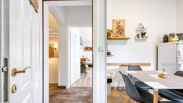Family Apartment, 2 Bedrooms, 2 Bathrooms, Mountainside (Villa Salamander Suite - Garden & EV) | Dining