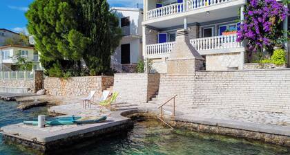 Holiday Home Seafront Escape