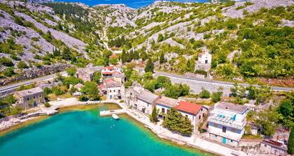 Holiday Home Seafront Escape