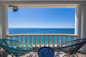 Familiehus, flere soverom, 2 bad, sjøvendt (Holiday Home Seafront Escape) | Overnattingsstedets uteområder