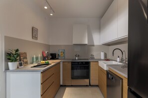 Family House, Multiple Bedrooms, 2 Bathrooms, Sea Facing (Holiday Home Seafront Escape) | Private kitchen | Fridge, microwave, stovetop, dishwasher - Holiday Home Seafront Escape (Starigrad)