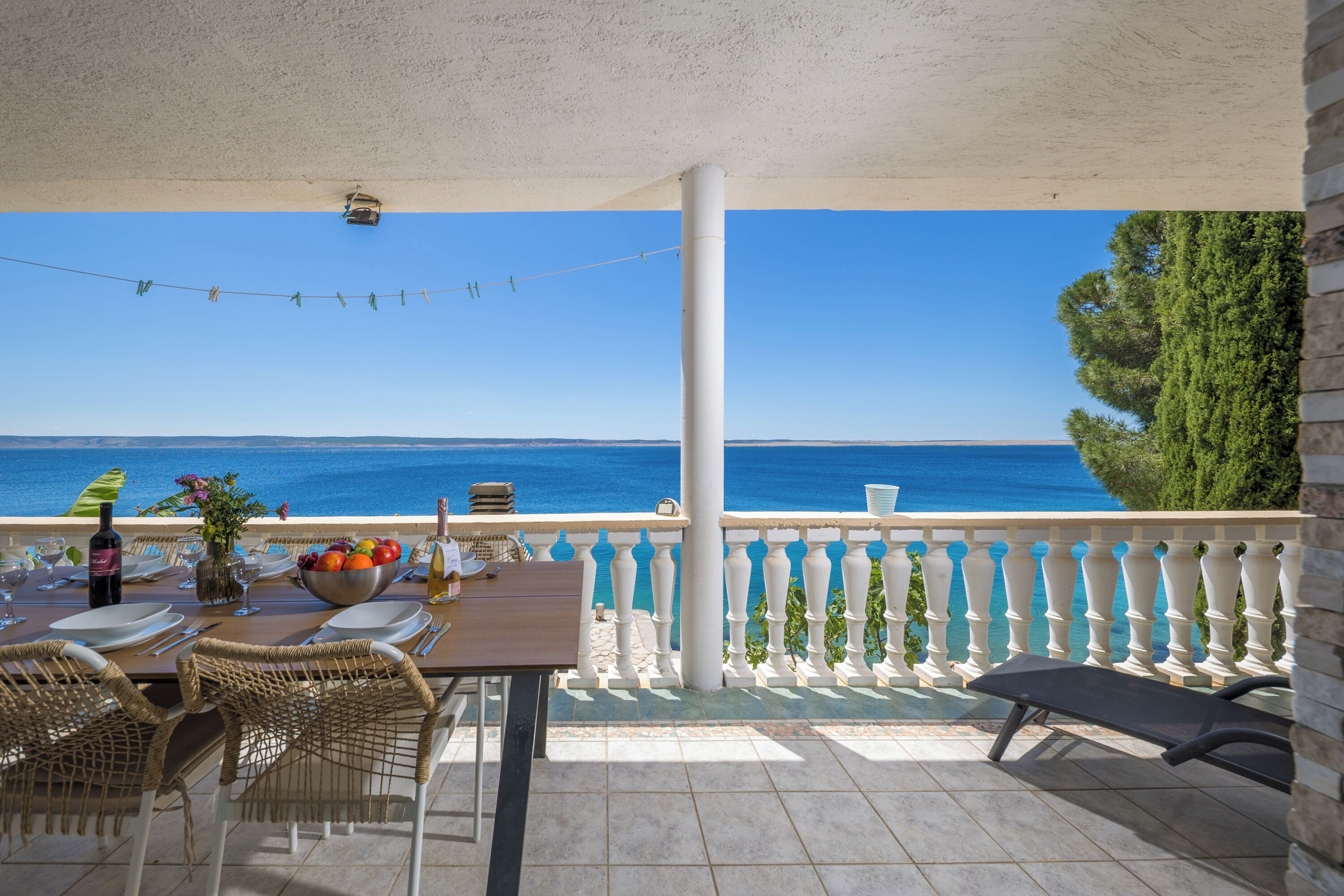 Family House, Multiple Bedrooms, 2 Bathrooms, Sea Facing (Holiday Home Seafront Escape) | Outdoor dining