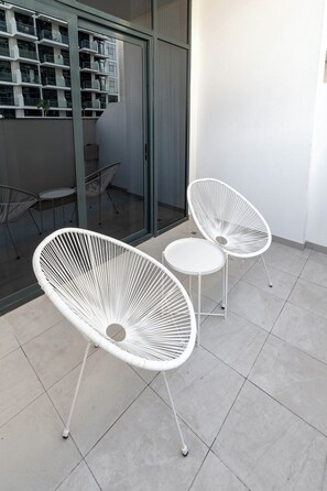 Balcony - Nasma Holiday Homes - Azizi Riviera 47 (Dubai)