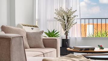 House, Mountain View | Living area | Flat-screen TV