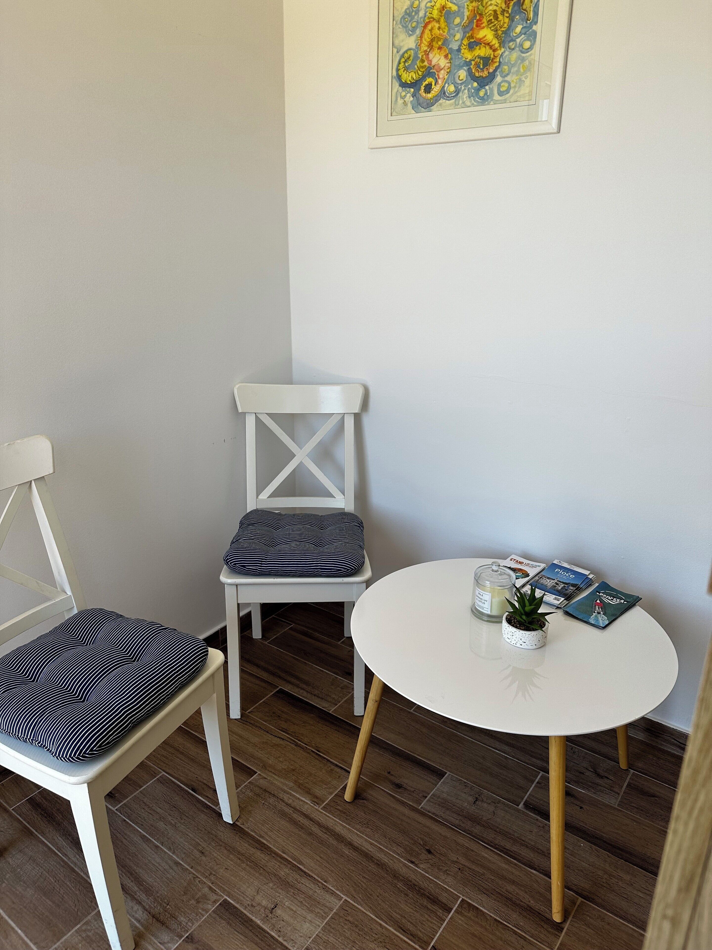 Check-in/check-out kiosk