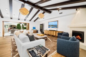 TV, fireplace, offices