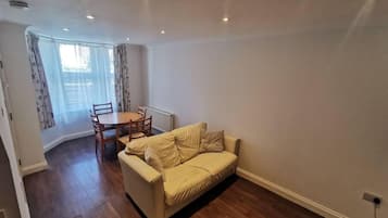 Apartment | Living area | TV