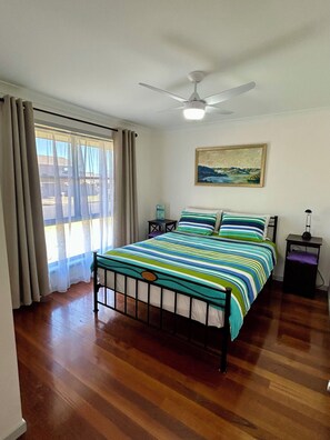 4 soverom, strykejern/-brett og sengetøy