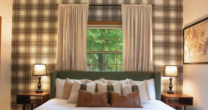 The Baraboo Hideaway