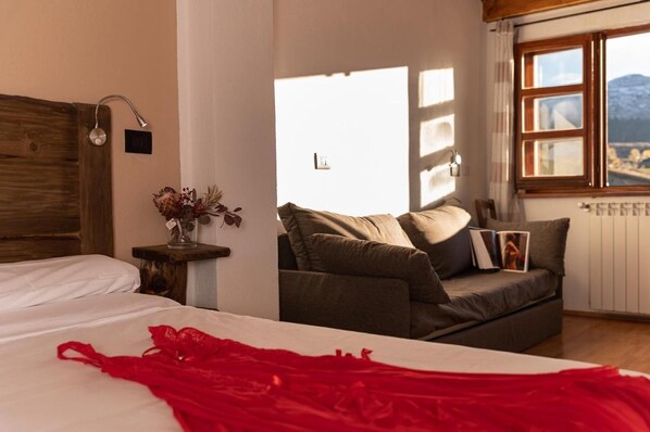 Chambre Confort double, vue sur la montagne | Coffre-fort