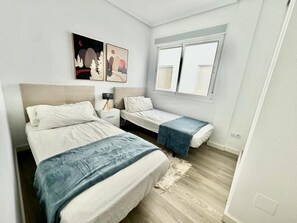 4 chambres, fer et planche à repasser, Wi-Fi, draps fournis