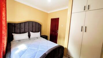 2 Schlafzimmer, Bügeleisen/Bügelbrett, Reisekinderbett, WLAN