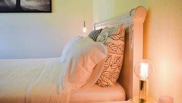 Classic Villa, Pool View | 3 bedrooms, laptop workspace, free WiFi