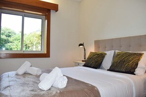 3 chambres, espace de travail pour ordinateur portable, Wi-Fi gratuit