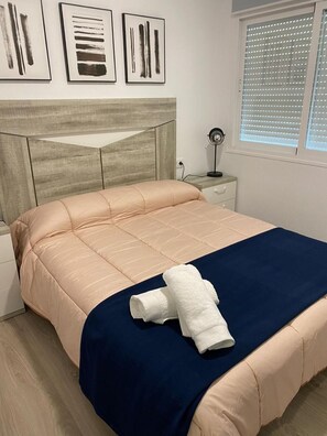 3 dormitorios, tabla de planchar con plancha, wifi y ropa de cama
