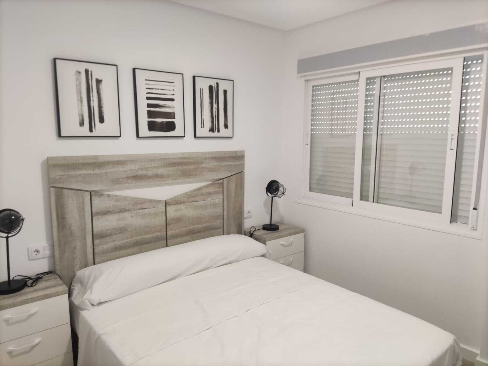 3 chambres, fer et planche à repasser, Wi-Fi, draps fournis