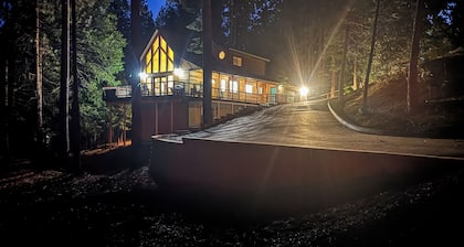 All A-bear-ican ~ with Pool Access & A/C!