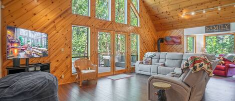 Smart-TV, Kamin, Stereoanlage