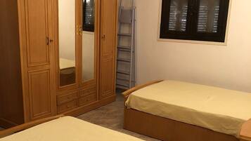 2 bedrooms, bed sheets