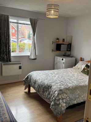 1 bedroom, desk, iron/ironing board, free WiFi