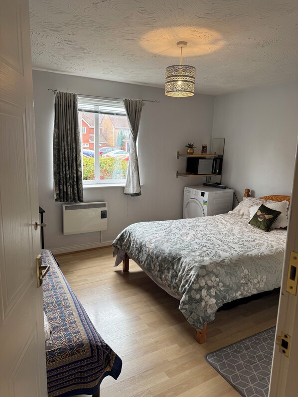 1 bedroom, desk, iron/ironing board, free WiFi