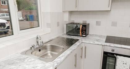 Corby-2 Bedroom-1bathroom-parking - Upto 5 Guests