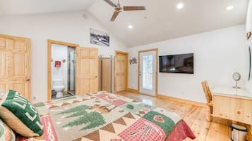 1 bedroom, desk, iron/ironing board, WiFi