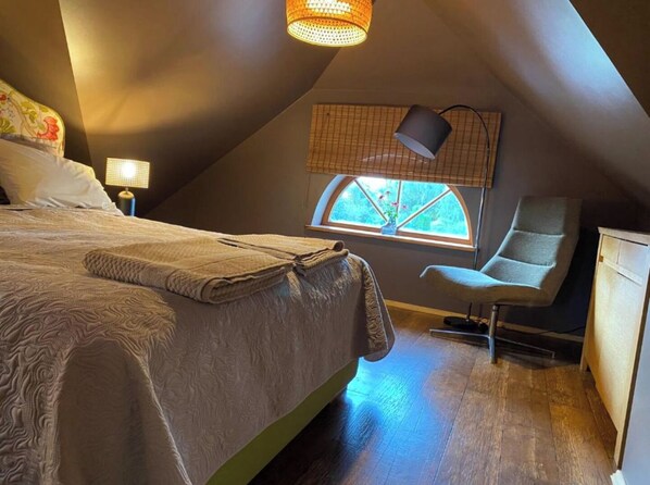 1 bedroom, in-room safe, iron/ironing board, travel crib
