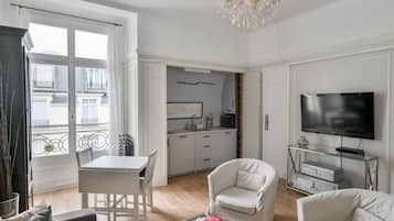 Smart-TV, Kamin, BĂŒcher