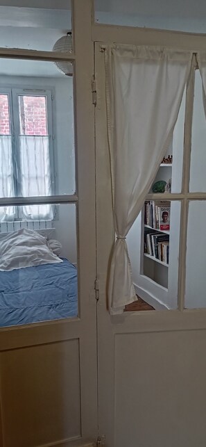 5 chambres, fer et planche à repasser, lit parapluie, Wi-Fi gratuit