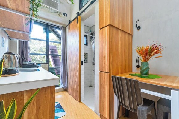 Deluxe kamer, 1 queensize bed | Uitzicht vanuit de kamer