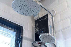 Bathroom - Redenza Suites Makati (Makati)