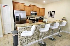 4 bedrooms, Internet - Upstay Family Home w Private Pool Resort Access (Kissimmee)