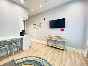 Interior - Crab Crib Loft in Historic Downtown Cape Charles (Cape Charles)