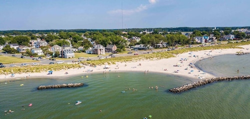 Crab Crib Loft in Historic Downtown Cape Charles