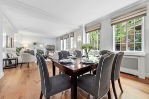 Dining - Luxury 3-bedroom apartment in Knightsbridge/Harrods with AC (London)