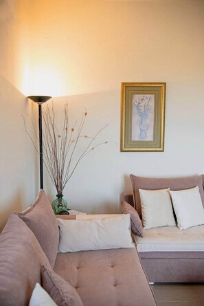 Villa - Luxury Mansion in Pelion Hills (South Pelion)