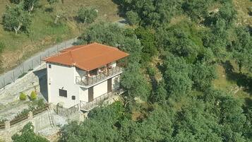 Biệt thự | 2 phòng ngủ, bàn