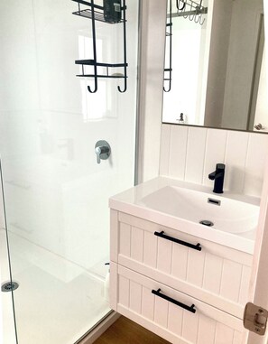 Shower, towels - Modern Spacious 4BR Bach with Large Deck (Whangamata)