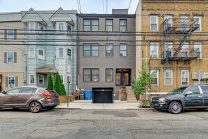 Apartment (1 Bedroom) | Interior - Walk to Journal Square: Modern Apt ~ 4 Mi to Nyc! (Jersey City)