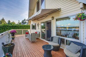 House (3 Bedrooms) | Interior - Lakefront Home w/ Fire Pit, Dock in Kent! (Covington)