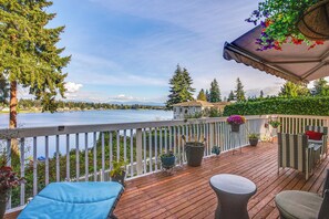 House (3 Bedrooms) | Interior - Lakefront Home w/ Fire Pit, Dock in Kent! (Covington)