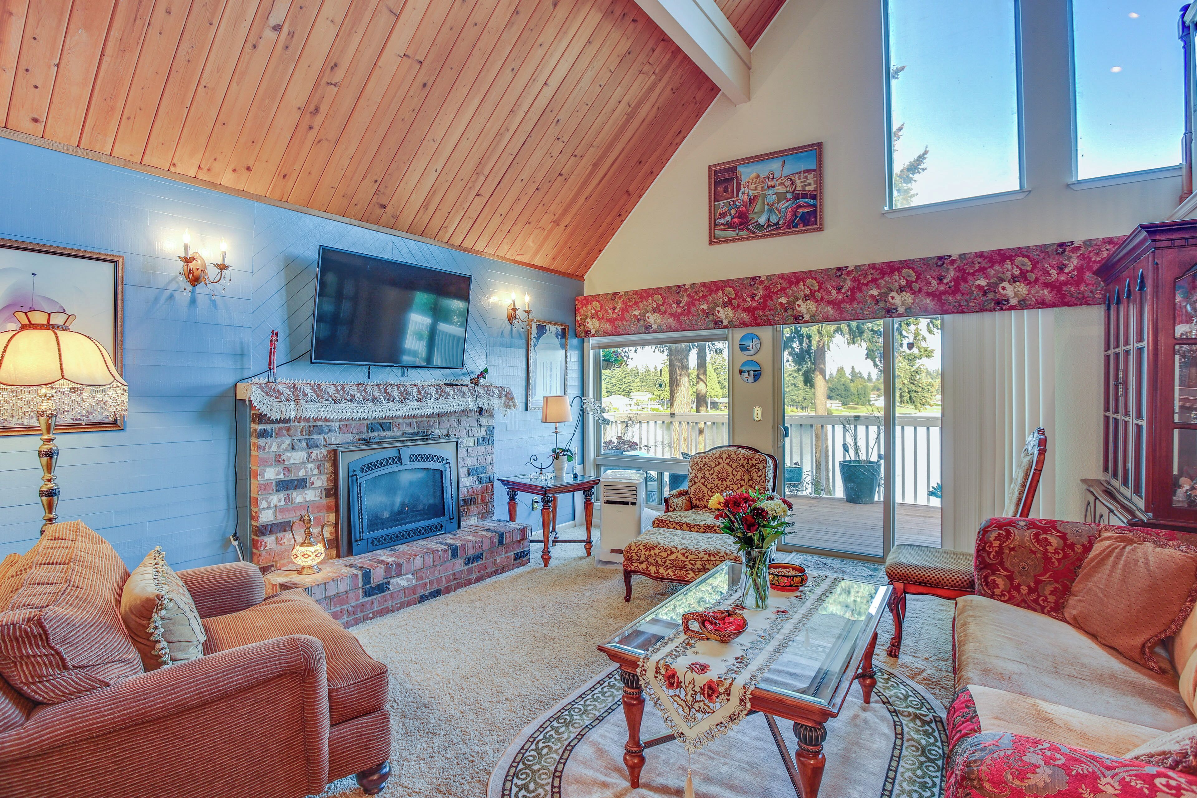 House (3 Bedrooms) | Interior