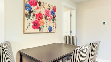 Cottage (3 Bedrooms) | Interior