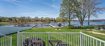Lake WI Escape! Explore, Boat, Swim & Hike